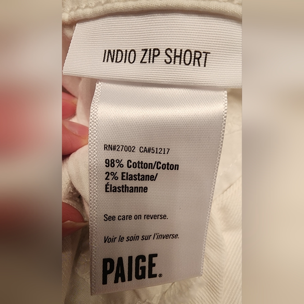 PAIGE Indio Zippered Cut-Off Shorts In White Size 28 - Picture 13 of 13